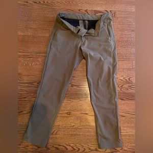 Men’s Lululemon Commission Classic Fit Pant Size 31